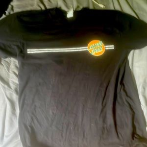 selling a santa cruz shirt its to small for me i dont need it